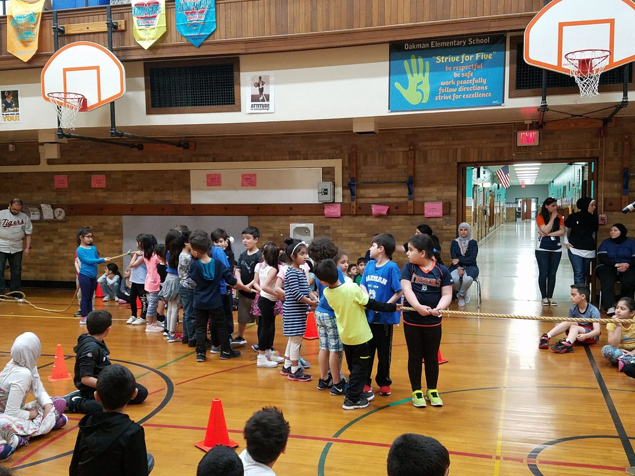 1st graders getting ready for Tug of War