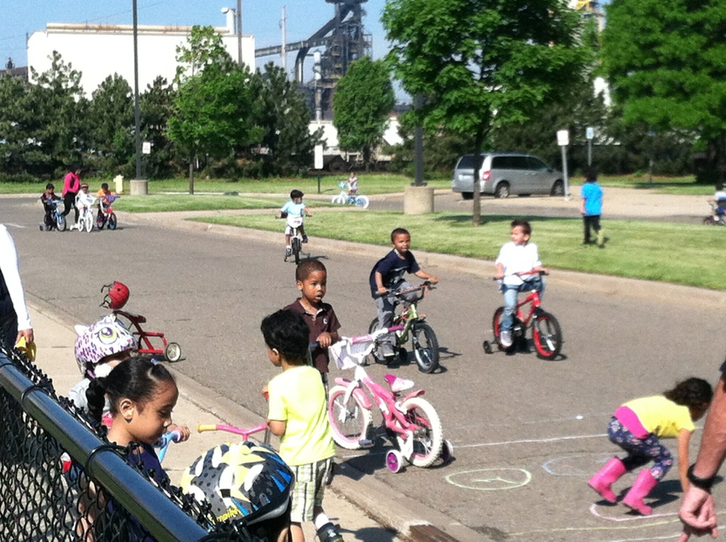 Preschoolers riding their bikes on Friday / Special Event