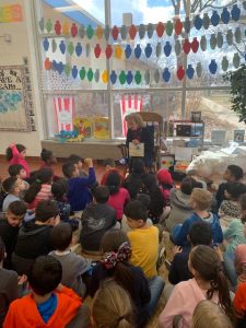 Executive Director Dr. Jill Chochol reads to Snow 1st graders!